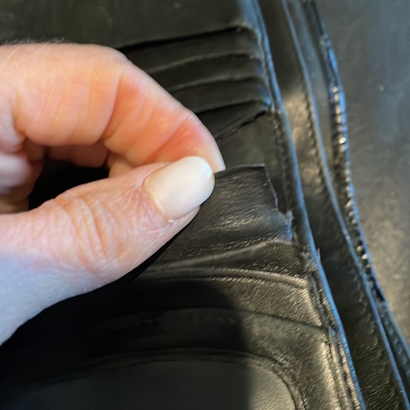 Authentic Salvatore Ferragamo Wallet - Picture 9 of 9